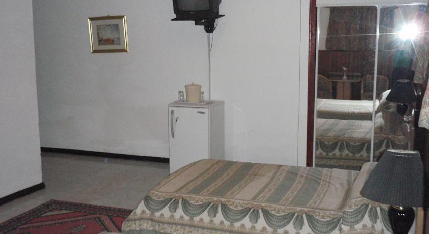 Hill View Hotel West Airport Акра Стая снимка